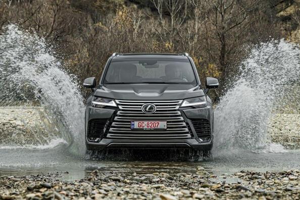 Ceturtās paaudzes Lexus LX apskats