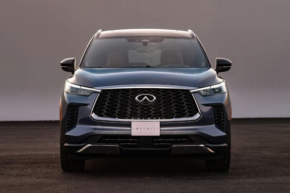 Otrās paaudzes Infiniti QX60: apskats