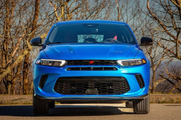 Dodge Hornet: kompaktā krosovera apskats