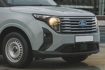 Ford Courier 2023– Radiatora režģa uzlikas (nerūsējošais tērauds) foto 1