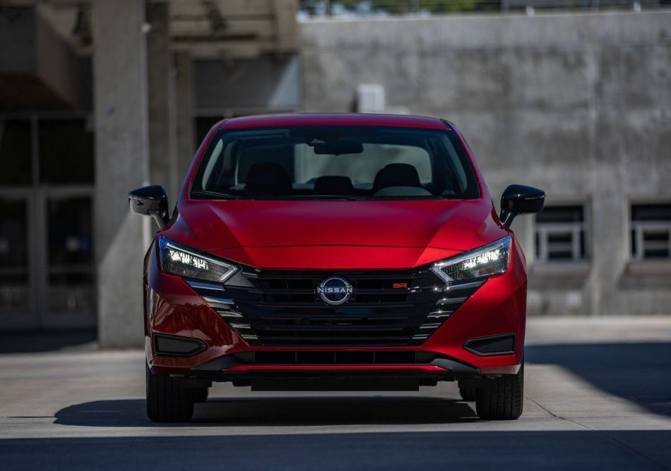 Atjaunināts Nissan Versa: stilīgs un pieejams sedans