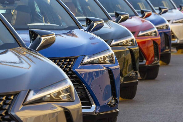 Kādu krāsu auto vislabāk pirkt? Izvēlamies auto krāsu