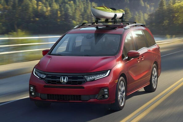 Honda Odyssey 2024. gada 5. paaudzes minivena apskats Foto 1
