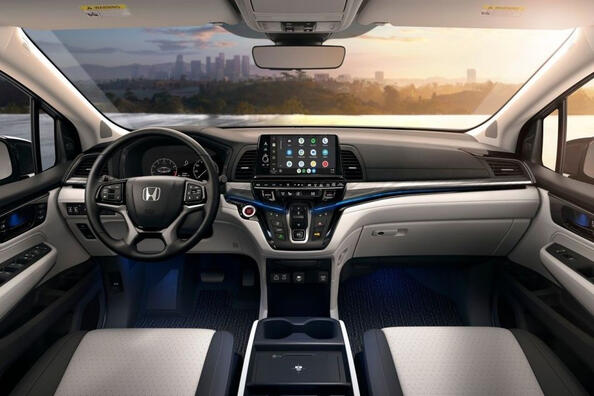 Honda Odyssey 2024. gada 5. paaudzes minivena apskats Foto 5