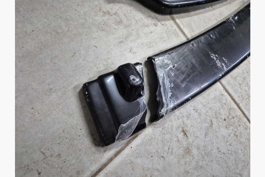 BMW 3. sērija F30/F31 2012–2019 Izpārdošana Priekšējā bampera lūpa DPT Lip standarta versijai (spīdīgi melna) Foto 3