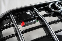 Audi Q8 2018– Priekšējā reste SQ-Style (2018-2023, melna ar hromu) foto 9
