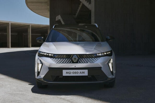 Apskats: elektriskais krosovers Renault Scenic E-Tech