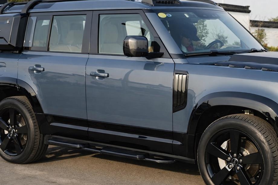 Land Rover Defender 2019– Durvju moldingu komplekts Image