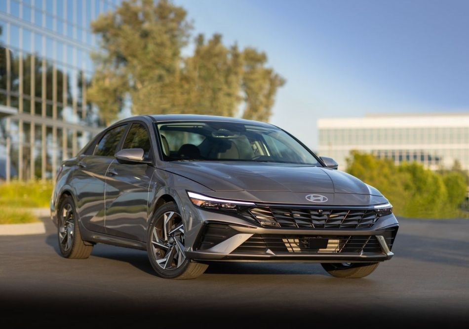 Hyundai Elantra 2023 apskats: sedana feisliftings