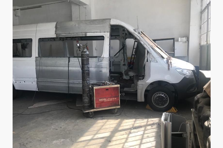 Mercedes Sprinter W907/W910 2018– Virsbūves pagarināšanas komplekts Aizmugures daļa Image