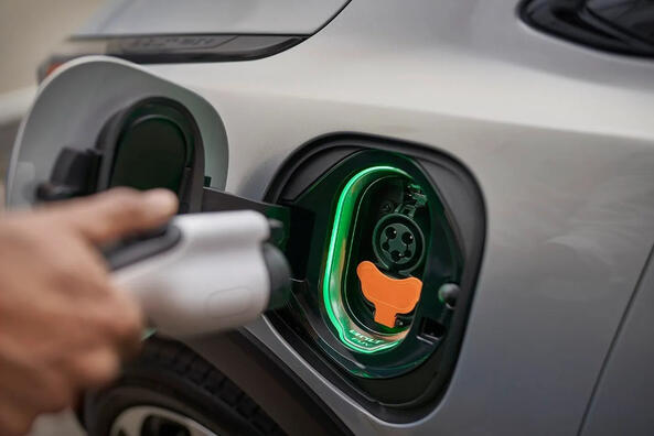 No kā ir atkarīgs elektroauto uzlādes ātrums?