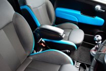 Fiat 500/500L 2013–2022 Roku balsts (ievietojams glāžu turētājā) foto 1