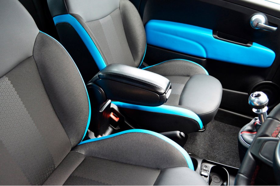Fiat 500/500L 2013–2022 Roku balsts (ievietojams glāžu turētājā) Image