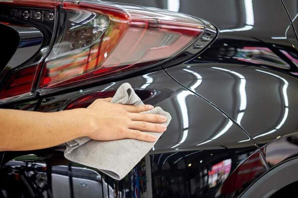 Kā izvēlēties pulēšanas līdzekli automašīnas virsbūvei?