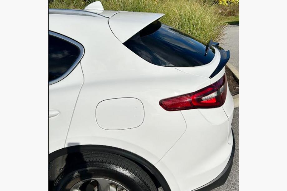 Alfa Romeo Stelvio 2016– Apakšējais spoilers V2 (2017-2023, sausais karbons) Image