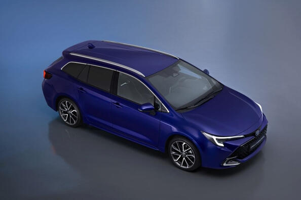 Toyota Corolla Touring Sports E210: hibrīda universāla 1.8 un 2.0 Hybrid apskats Foto 2