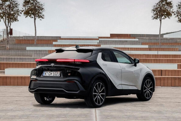 Apskats: stilīgais hibrīda krosovers Toyota C-HR, 2. paaudze Foto 5