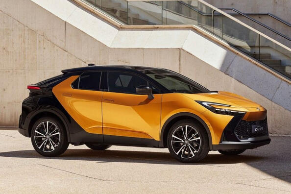 Apskats: stilīgais hibrīda krosovers Toyota C-HR, 2. paaudze Foto 2