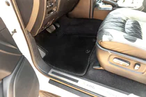 Toyota Land Cruiser 200 2007–2021 Premium tekstila paklājiņi V-2 (2012-2021, melni) foto 8