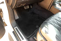 Toyota Land Cruiser 200 2007–2021 Premium tekstila paklājiņi V-2 (2012-2021, melni) foto 1
