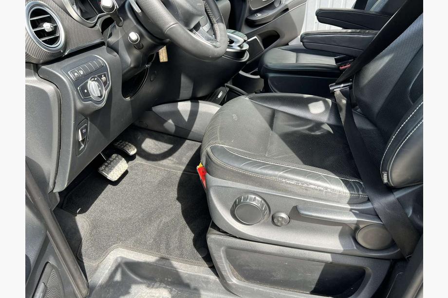 Mercedes Vito/V klase W447 2014– Tekstila salona paklājiņi Classic V-class, ExtraLong, 2 sānu (Tikai saņemšana uz vietas, pilns salona komplekts, melni) Image