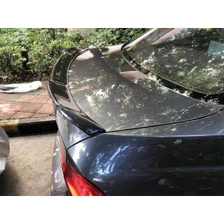 M4-Style spoileris (E90, oglekļa šķiedras) BMW 3. sērija E90/E91 2005–2011 foto 3