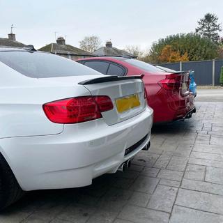 M4-Style V1 spoileris (E92, oglekļa šķiedra) foto 3