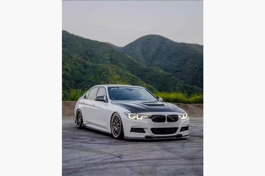 BMW 3. sērija F30/F31 2012–2019 Priekšējā bampera lūpa Lip V-Style (F30 M-Sport, oglekļa šķiedra) Foto 5