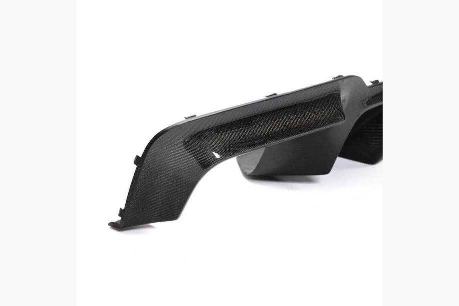 BMW 5. sērija F10/F11 2010–2016 Aizmugurējā bampera difuzors Carbon V2 (M5) Foto 5