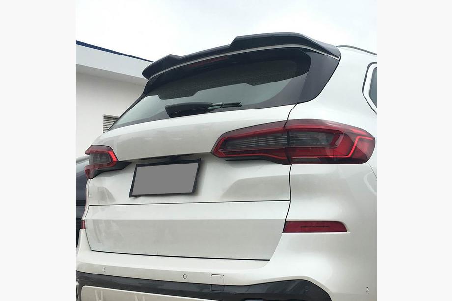 BMW X5 G05 2019–2026 Aizmugurējā stikla spoileris V1 (dabīgais karbons) Image