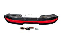 Toyota Land Cruiser 300 2021– Spoileris Long LED foto 8