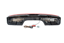 Toyota Land Cruiser 300 2021– Spoileris Long LED foto 9