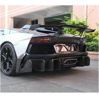 Aizmugurējā bampera uzlika (karbons) Lamborghini Aventador 2011–2022 foto 2