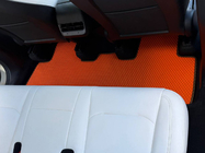 Tesla Model Y 2020– EVA salona paklājiņi (2020-2024, Oranžs) foto 3