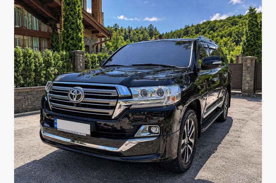 Toyota Land Cruiser 200 2007–2021 Priekšējā bampera lūpa 2016↗ (Executive 2019) Balta krāsa Foto 3