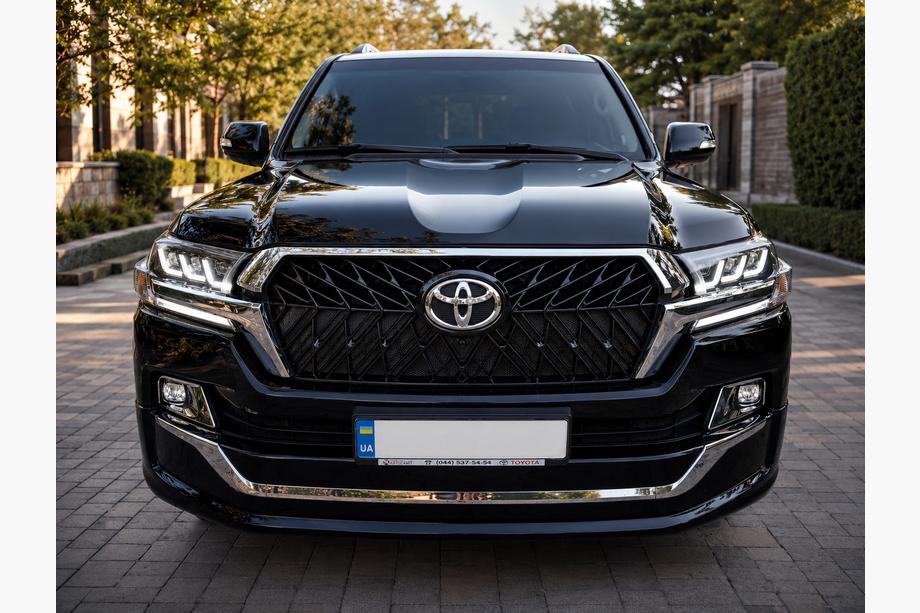 Toyota Land Cruiser 200 2007–2021 Priekšējā bampera lūpa 2016↗ (Executive 2019) Balta krāsa Foto 6