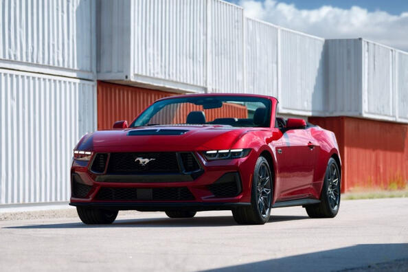 7. paaudzes Ford Mustang Convertible apskats
