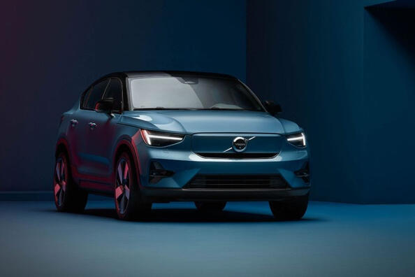 Tehnoloģiskā un stilīgā Volvo C40 Recharge apskats