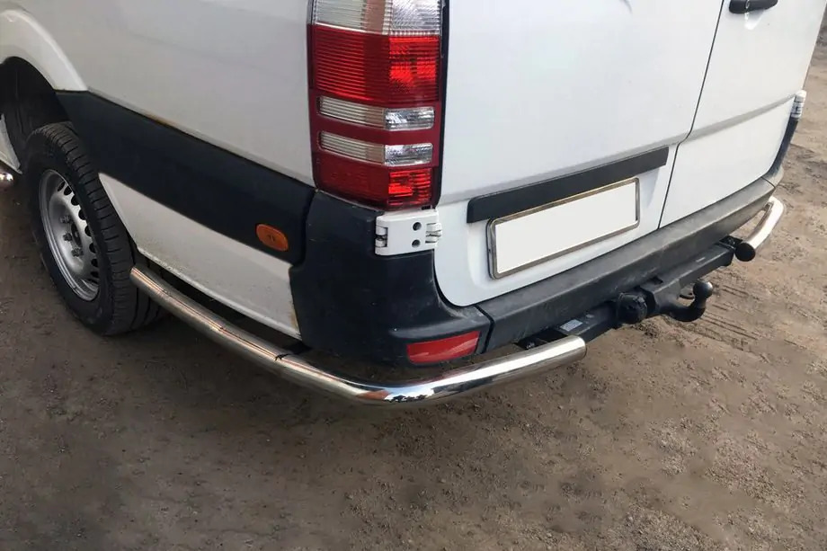 Aizmugurējie aizsargstieņi auto: ieguvumi un izvēle