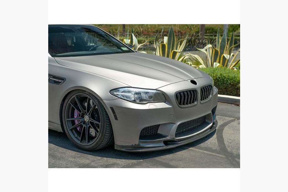 BMW 5. sērija F10/F11 2010–2016 Priekšējā lūpa DPT V2 (M5, spīdīgi melna) Image