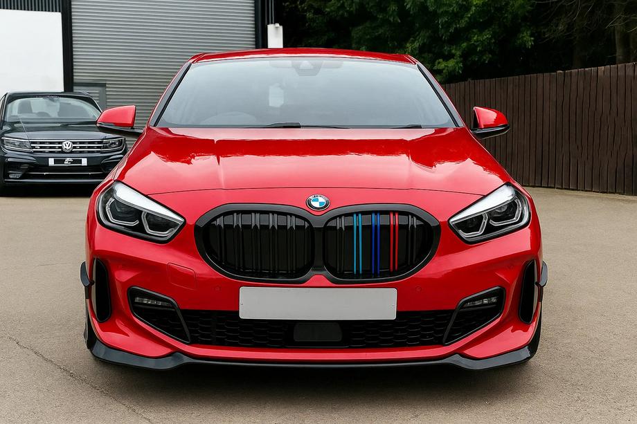 BMW 1. sērija F40 2019–2024 M-Look nieru restes (M-Color) Image