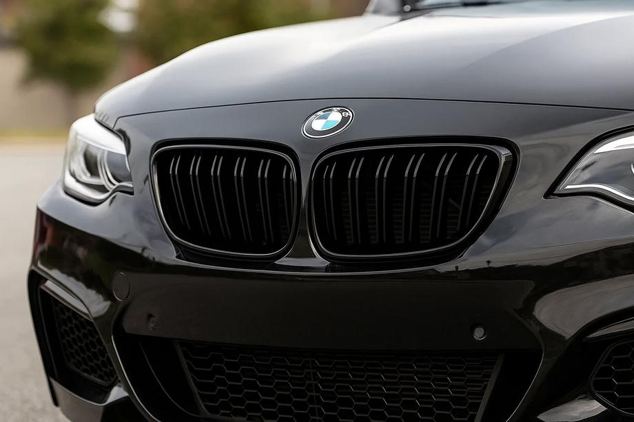 BMW 2. sērija F22/F23 2014–2021 Nieres restes M-Look (spīdīgi melnas) Image