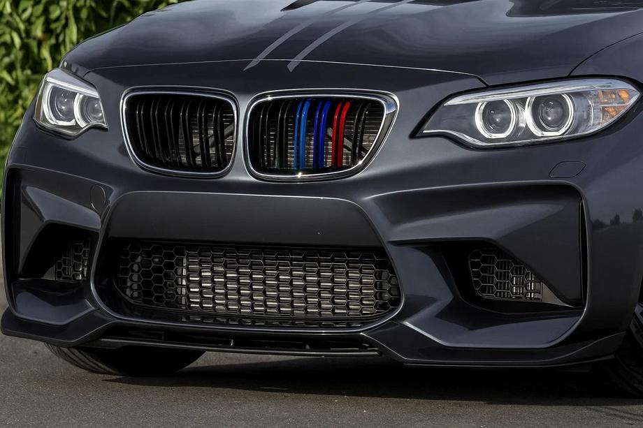 BMW 2. sērija F22/F23 2014–2021 Nieru restes M-Look (M-Color ar hromētu apmali) Image