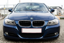 BMW 3. sērija E90/E91 2005–2011 Nieru restes M-Look (E-90/91 2008-2011, melns spīdīgs ar hroma apmali) foto 1
