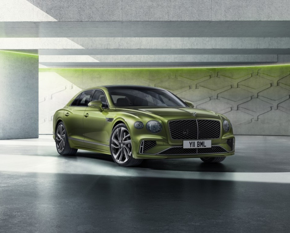 Bentley Flying Spur 2025 luksusa sedana apskats