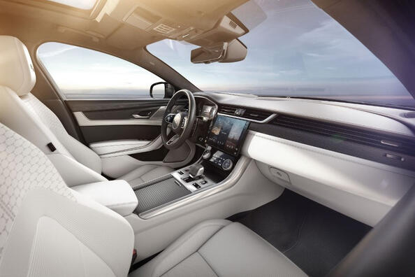 Jaguar XF (X260): stilīga premium sedana apskats Foto 5