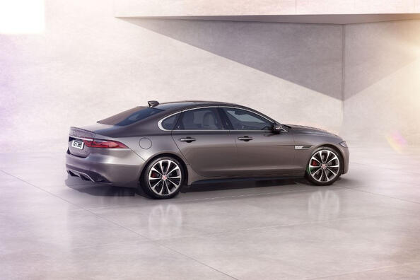 Jaguar XF (X260): stilīga premium sedana apskats Foto 2