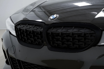 BMW 3. sērija G20/G21 2018– Nieru restes Diamond Black (2018-2022, melna apmale) Ar vietu kamerai foto 2
