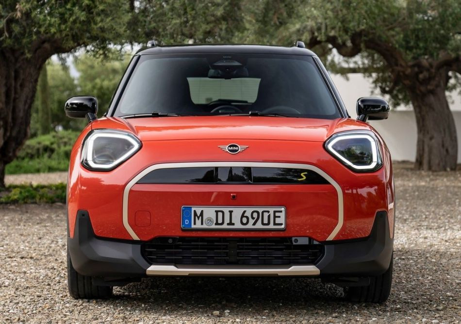 Elektriskā krosovera MINI Aceman apskats