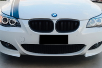 BMW 5. sērija E60/E61 2003–2010 M-Look nieru restes (matēti melna) foto 1